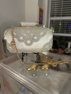 Elegant Crystal-Embellished Cream Evening Clutch with Gold Chain & Earrings NWT